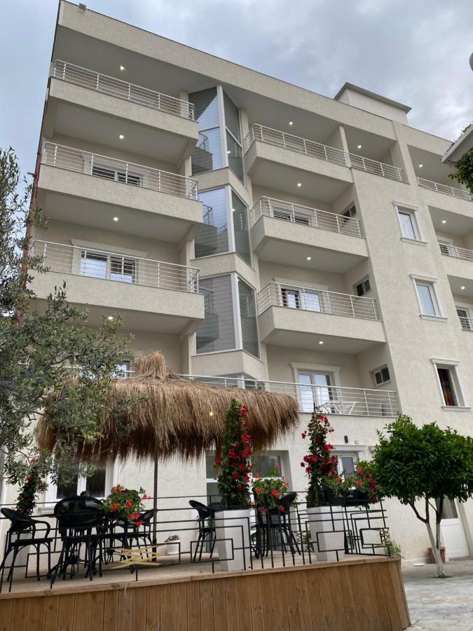 Hotel Vila Mare Durrës Exteriör bild